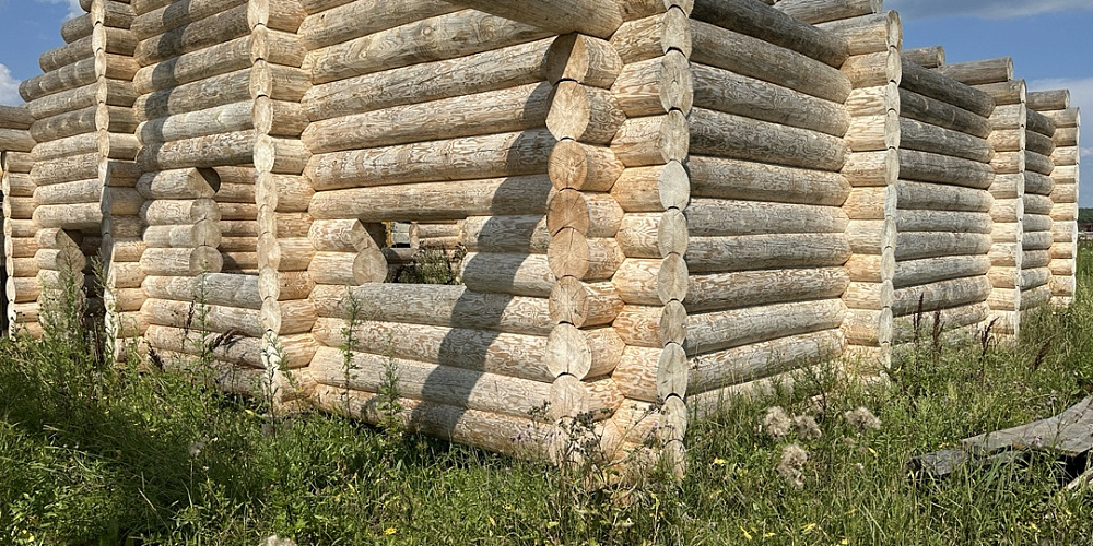 Продам сруб дома-бани 11 х 9 м + терраса 4 х 9 м из зимнего леса. Русская рубка.